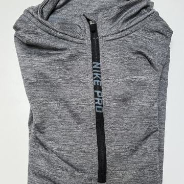 Vrhunska teniska majcka z dolgimi rokavi Nike DryFit (otroska M)