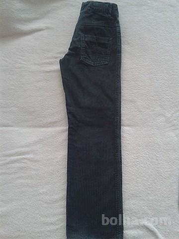 Hlače fantovske žamet št.140 Benetton