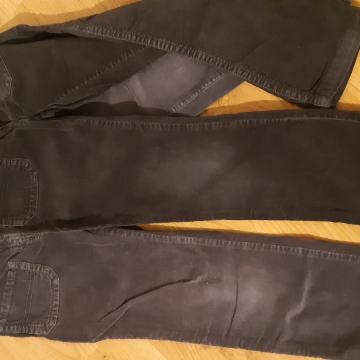 Žametne fantovske hlače vel. 122