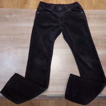 Žametne hlače 140 za fanta