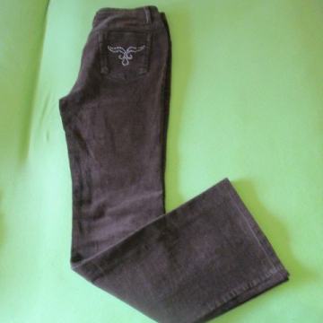 Rjave žametne hlače