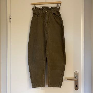 Zara žametne hlače, S