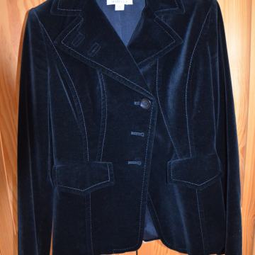 Črna žametna jakna znamke Marella, malo nošena