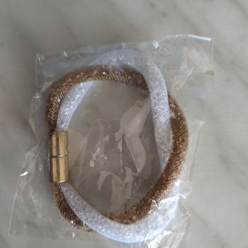 Nova dekliška zapestnica