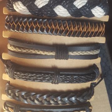 KOMPLET USNJENIH ZAPESTNIC