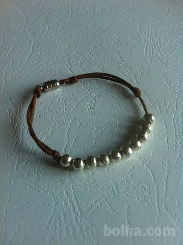 Modna zapestnica zelo ugodno naprodaj