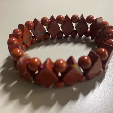 Prekrasna vintage zapestnica z jaspisom- elastična