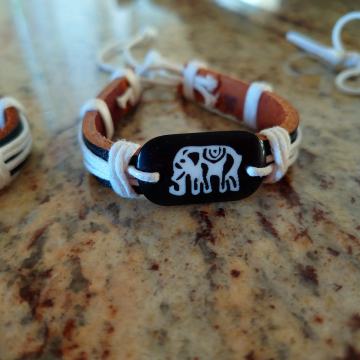 ugodno prodam popolnoma nove zapestnice z afriškim motivom