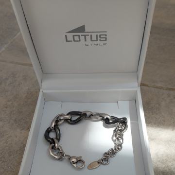 Zapestnica Lotus