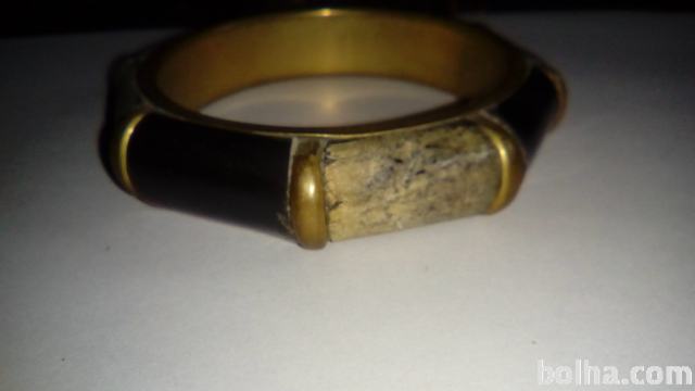 ZAPESTNICA CENA 11,5 EU R