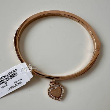 Zapestnica znamke Michael Kors, z etiketo