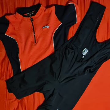 Ženske kolesarke hlače in majica M