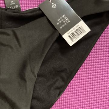 Dva para novih kopalk