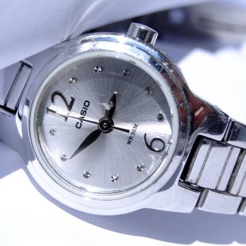 Čudovita CASIO ženska ročna ura, delujoča