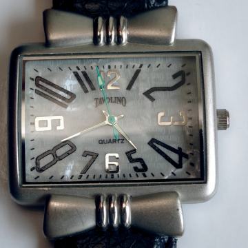Čudovita velika XXL 40x44mm modna ženska ročna ura