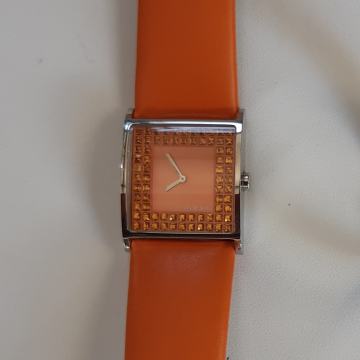 Elegantna ženska ročna ura Jacques Lemans, oranžen pas