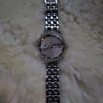 Guess ura