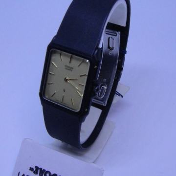 LaZooRo: Retro Vintage Fashion CITIZEN 3220-4-951760 SA NOS Quartz ura