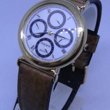 LaZooRo: Retro Vintage PULSAR by SEIKO V33G-6A00 RO 884262 NOS ura