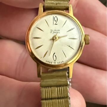 Stara ženska ruska ura Slava 17 rubis