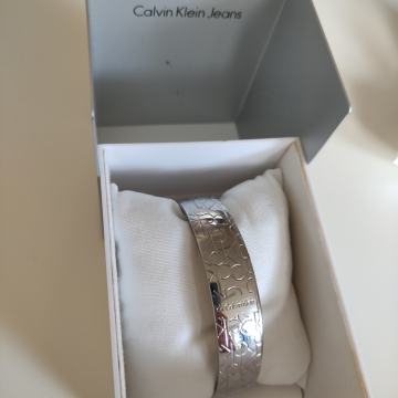 Ročna ura in zapestnica Calvin Klein