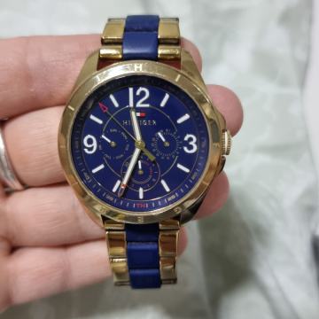 Ženska ura tommy hilfiger