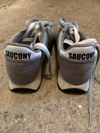 saucony 43