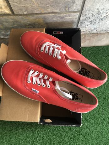 red vans low pro
