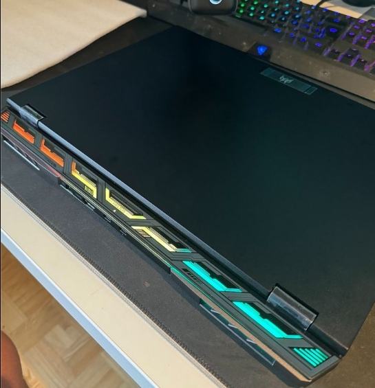 Acer Predator Helios 18 (PH18-72) review - Desktop Performance in a