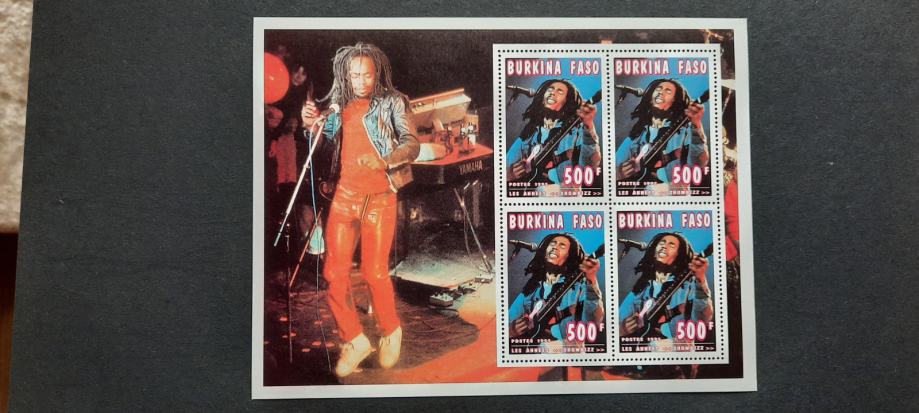 Bob Marley - Burkina Faso 1996 - Mi 1398 KB -mala pola, čiste (Rafl01)