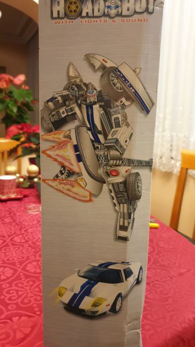 Rare voiture happy well ford gt 1/12 style transformer roadbot