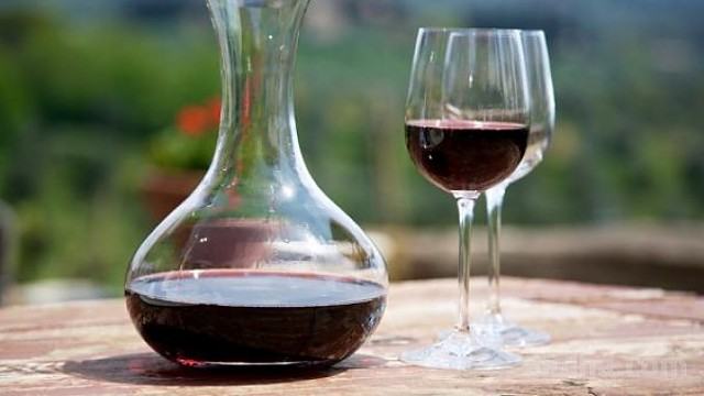 Domače rdeče kvaliteno vino gemaj 100% prodam