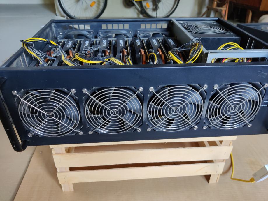 8x AMD XFX RX 470 8GB - Mining Rig