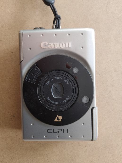 ANCIEN APPAREIL PHOTO ARGENTIQUE COMPACT, joli Nikon Zoom 100 AF, Japon