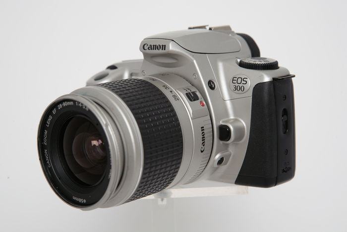 Canon EOS 300 (ter objektiv 28-90)