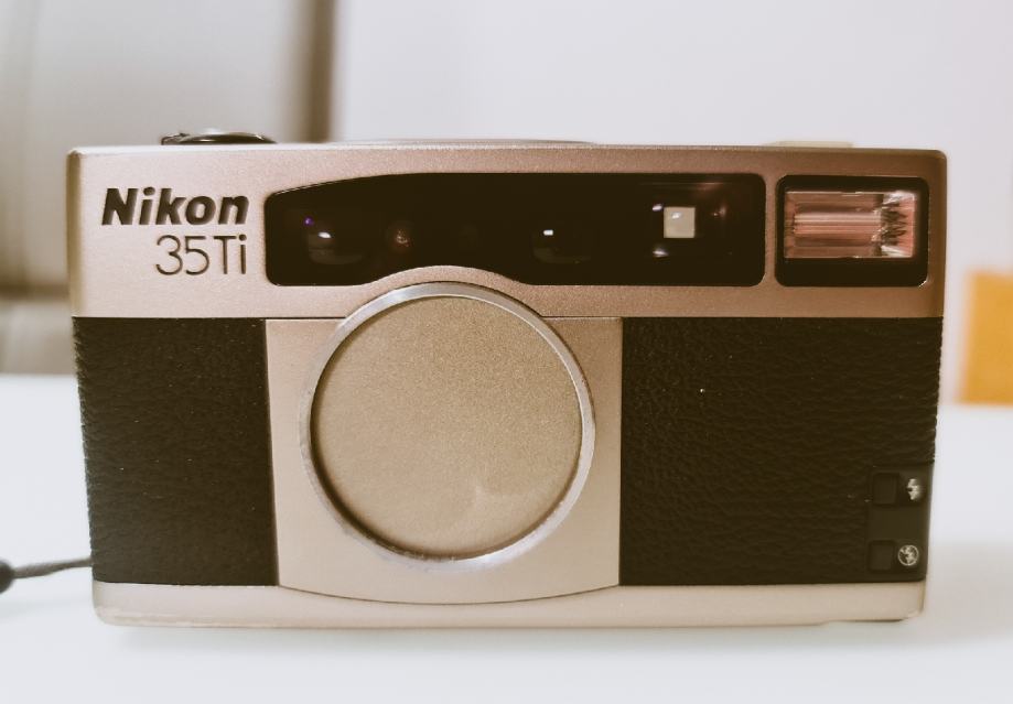 Nikon 35Ti legendarni fotoaparat