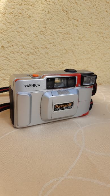 Prodam retro fotoaparat Yashica