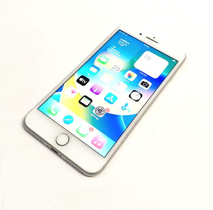 (7833) Apple iPhone 8 Plus 64GB