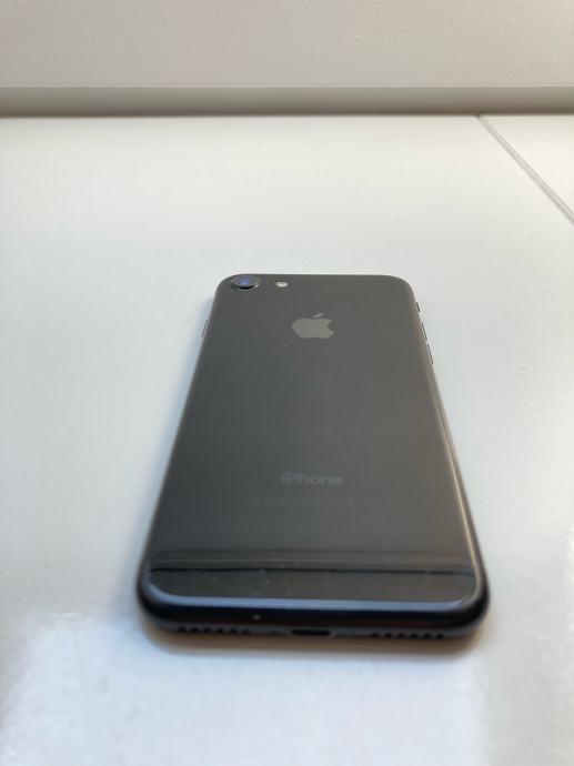 iPhone 7, 32GB, jet black