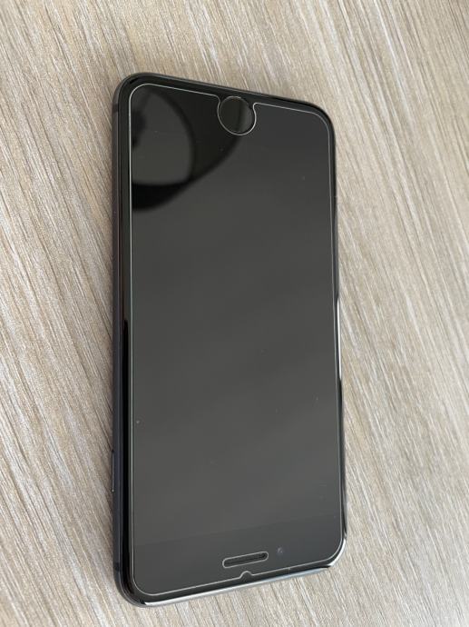 Iphone 8 64GB črne barve