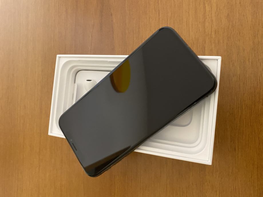 Iphone X 64gb crne barve