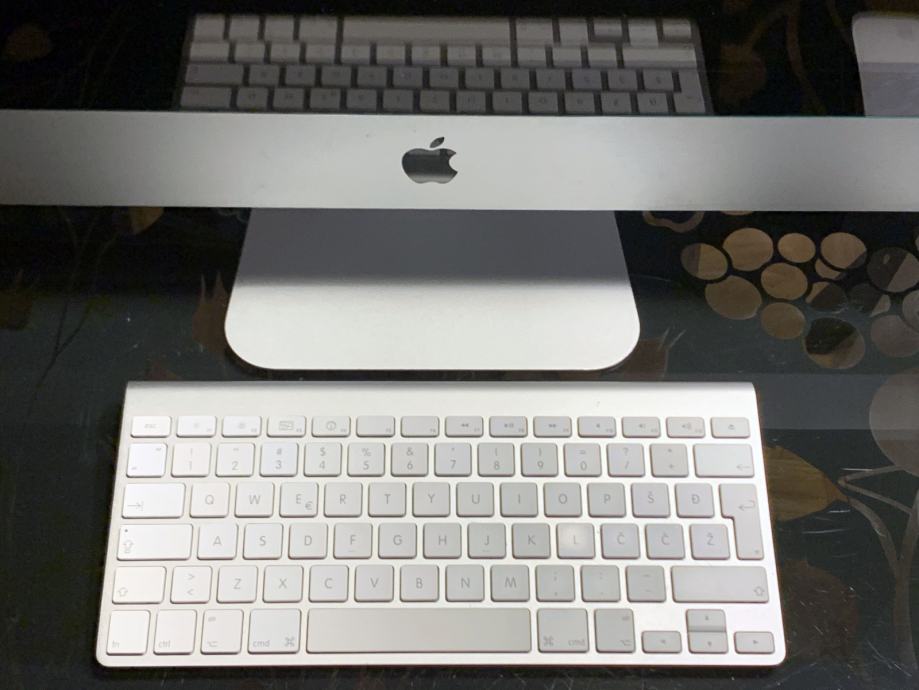 Apple iMac 27-Inch "Core i5" 2.66 (Late 2009)
