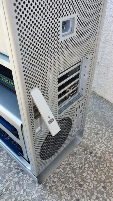 Apple Mac Pro Desktop Intel Xeon 3.7GHz 32GB RAM 256GB SSD ME253LL/A