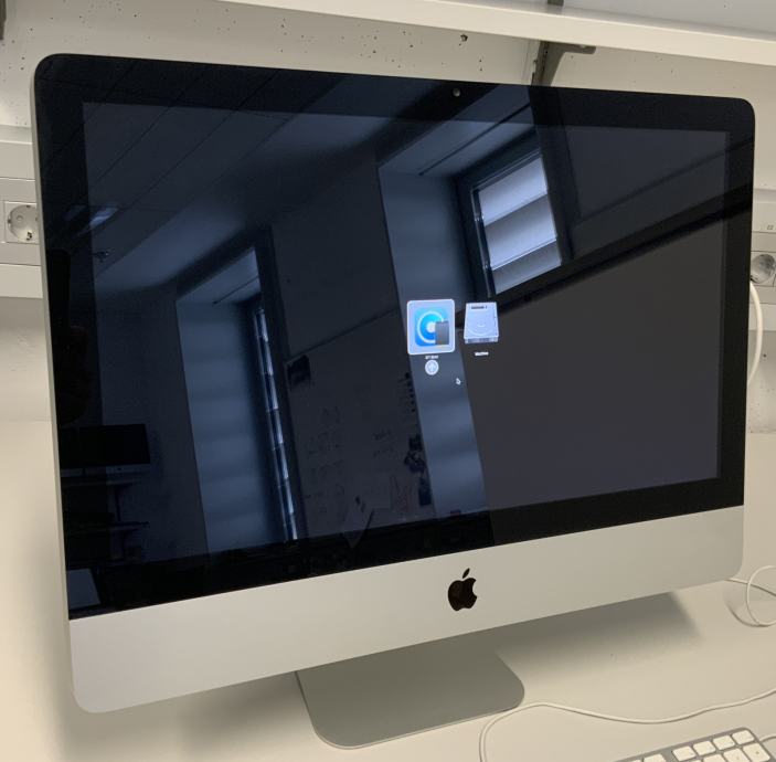 Računalnik Apple iMac 21.5, Mid 2010, macOS Monterey, AMD M5100