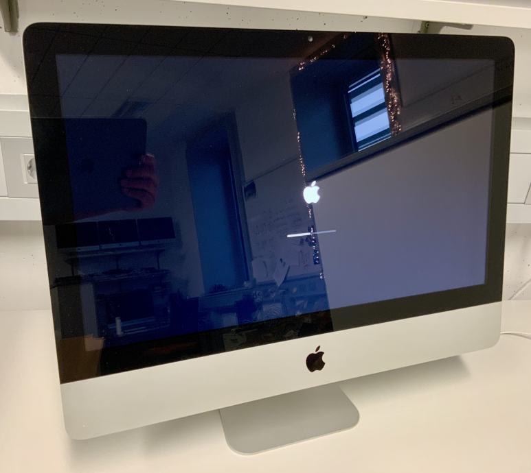 Računalnik Apple iMac 21.5, Mid 2011, macOS Monterey, AMD WX4150