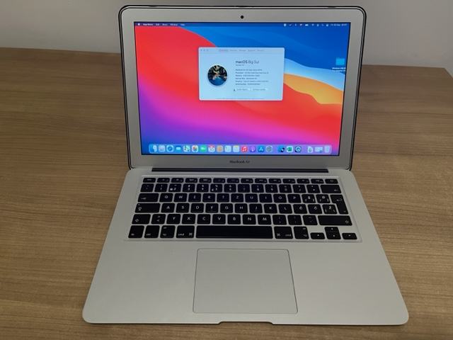 Apple MacBook Air (13-inch, 2014)