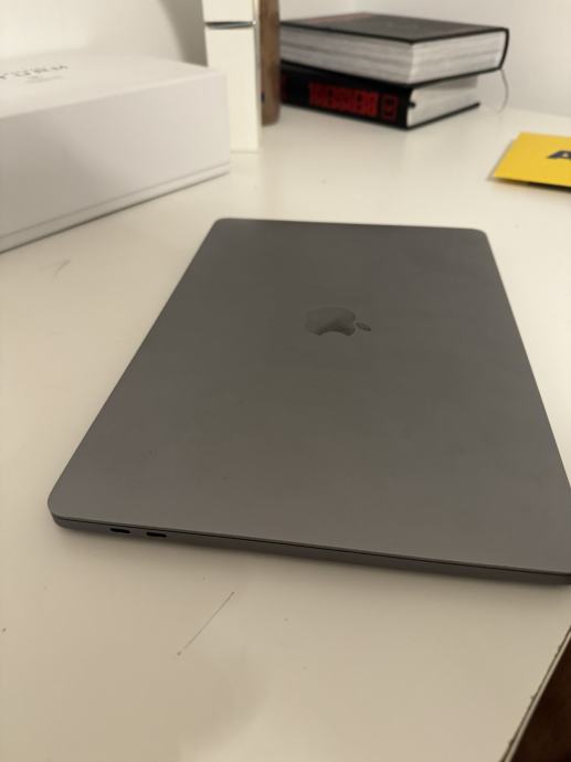 MacBook Pro 13 (2019), Core i5, RAM 16 Go, SSD 256 Go, argent, QWERTY reconditionné