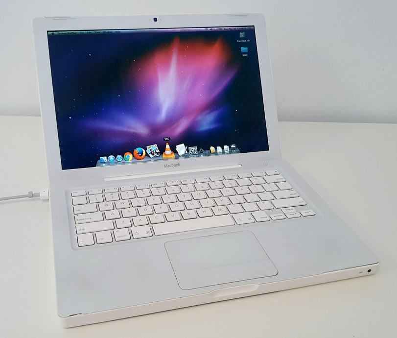 Apple MacBook white 13"
