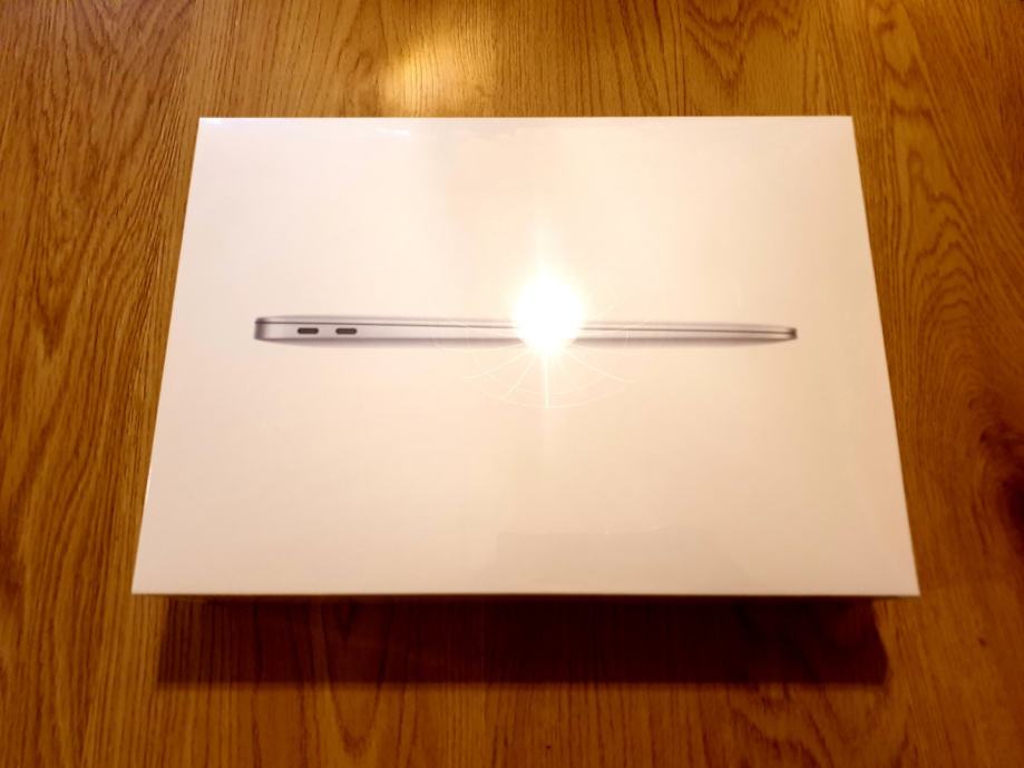 MacBook Air 13.3 7C GPU Silver - NOV ZAPAKIRAN - UGODNO