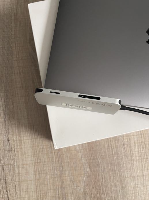 MacBook Pro 13inch Touchbar